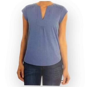 Orvis Women’s Anna V-Neck Top with Crochet Lace Insets, Dusty Blue - X4M